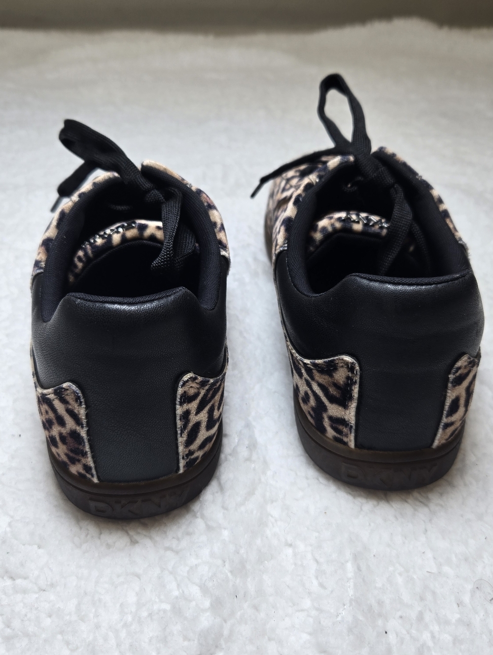 DKNY Leopard Print Sneakers Black Accents Athletic Shoes Sz 8.5 EUC - Picture 5 of 7